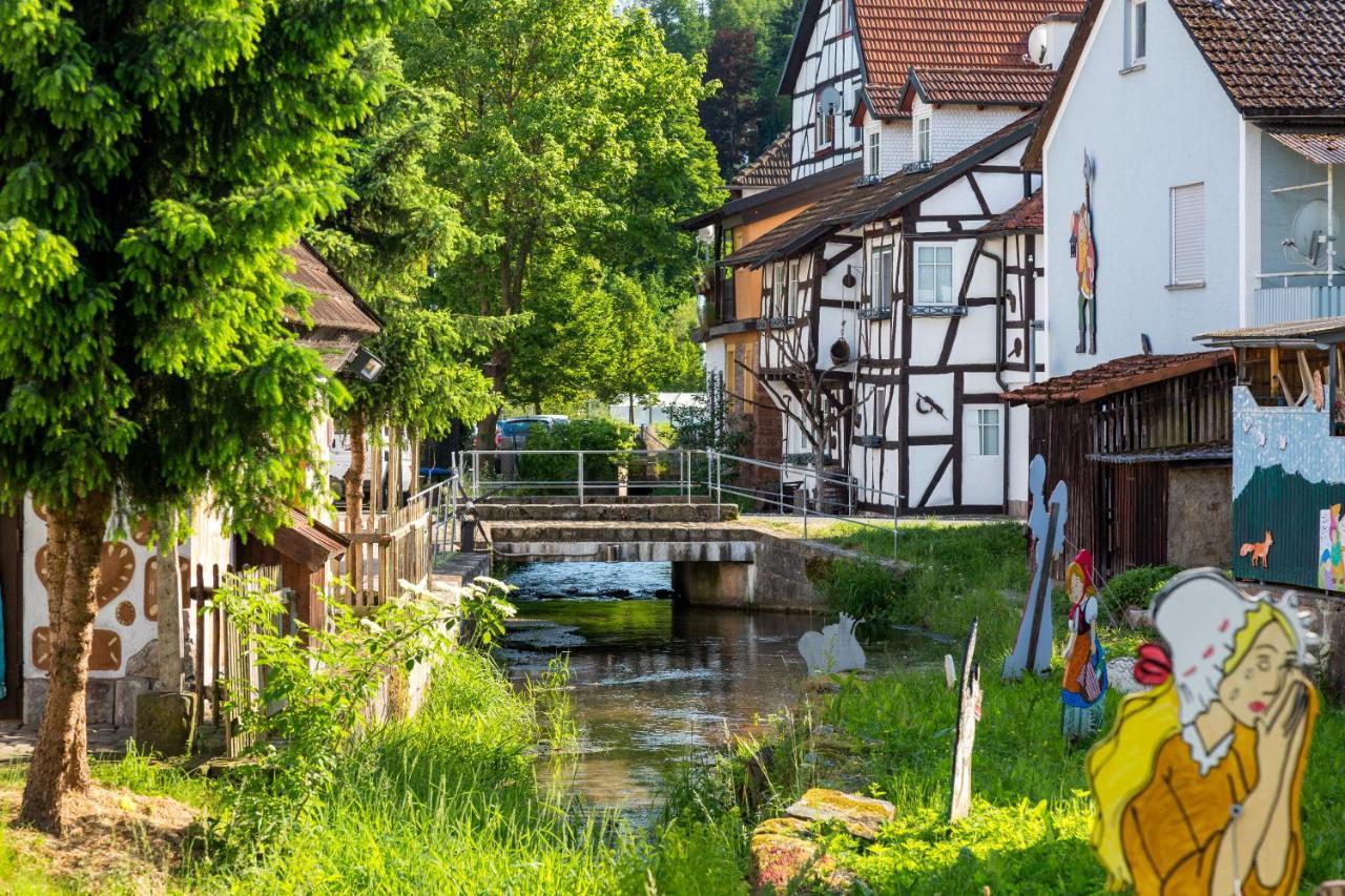Hotel Zur Krone Бад-Брюккенау Екстер'єр фото